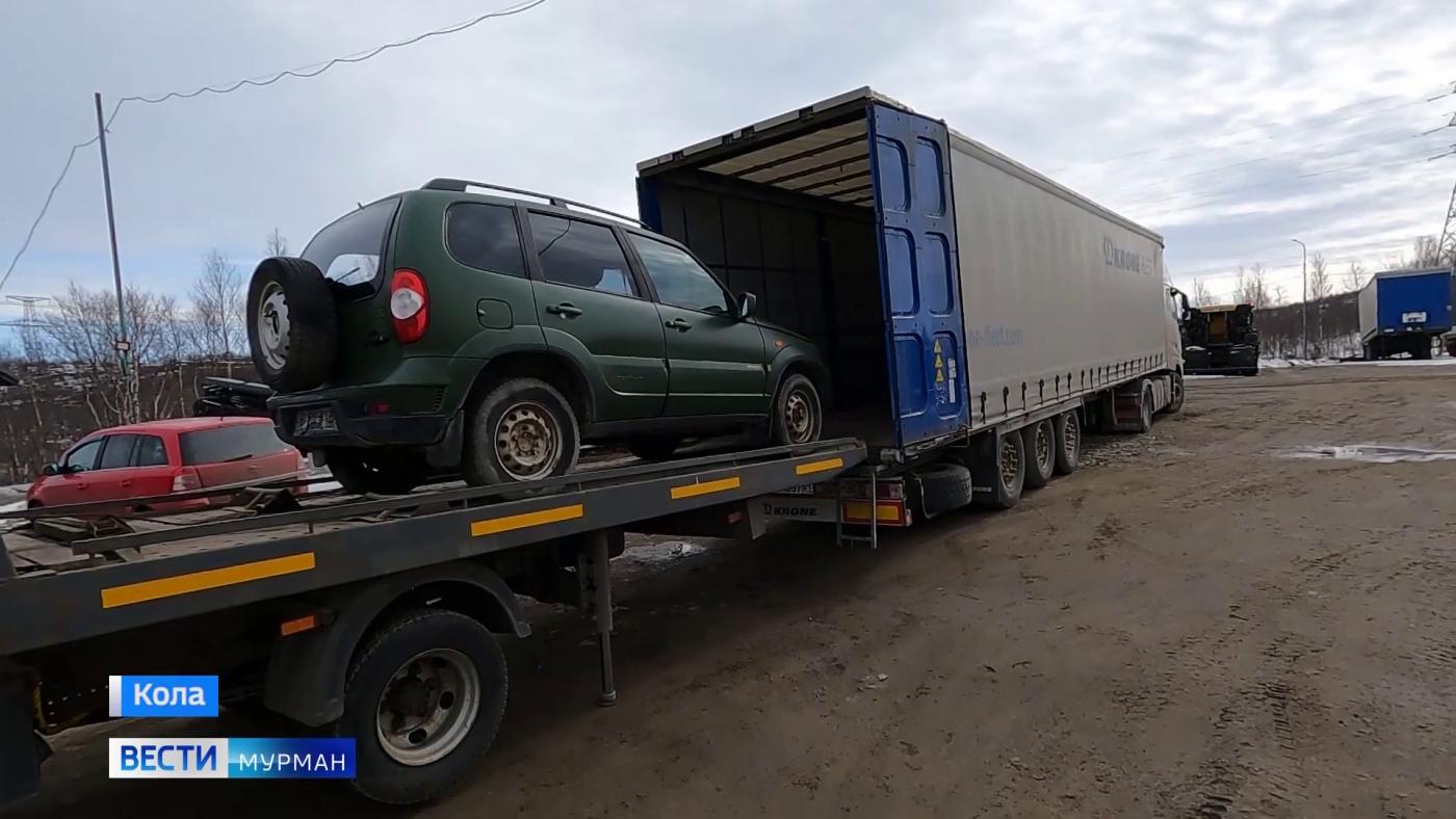 С городского асфальта — на фронтовое бездорожье: 2 машины из Мурманской области отправляются в зону СВО
