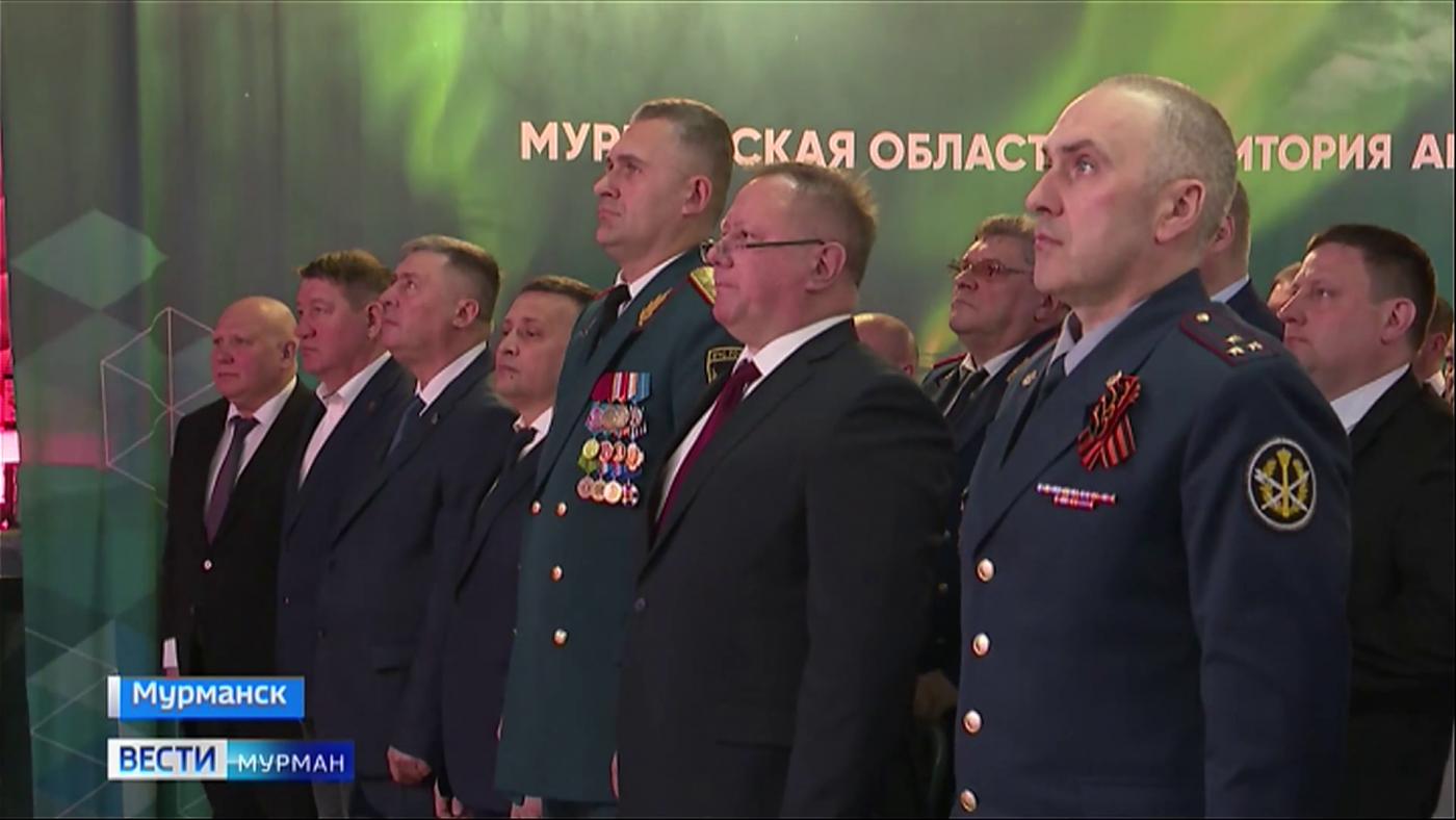 В преддверии Дня пожарной охраны в Мурманске состоялась торжественная встреча