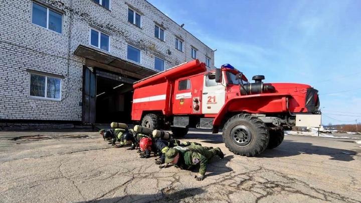 Пожарные Мурманской области присоединились к всероссийской акции &quot;Рекорд Победы&quot;