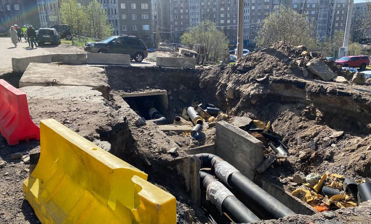 В Октябрьском округе Мурманска ремонтируют сети теплоснабжения