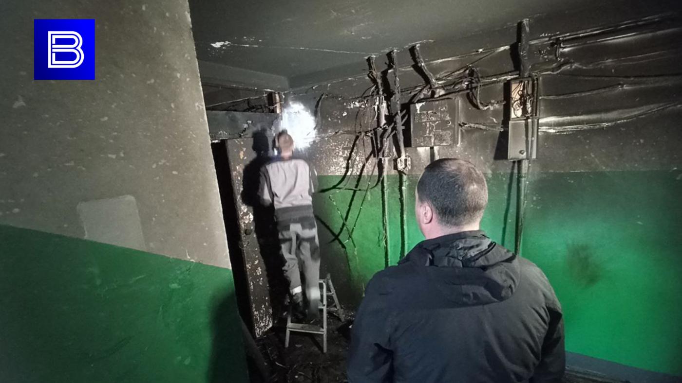 В Мурманске в результате пожара обесточен четырехподъездный жилой дом