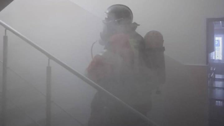 Во время пожара в доме в Умбе эвакуировали человека