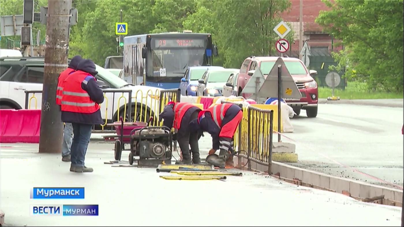 В Мурманске продолжается ремонт магистралей по национальному проекту &quot;Безопасные качественные дороги&quot;