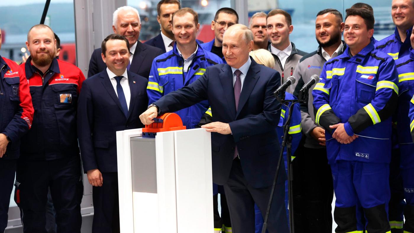 Путин дал старт отправке первой линии &quot;Арктик СПГ - 2&quot; из Мурманской области