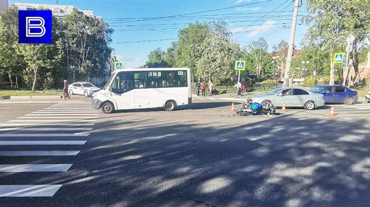 Три человека пострадали в ДТП за минувшие выходные в Мурманской области