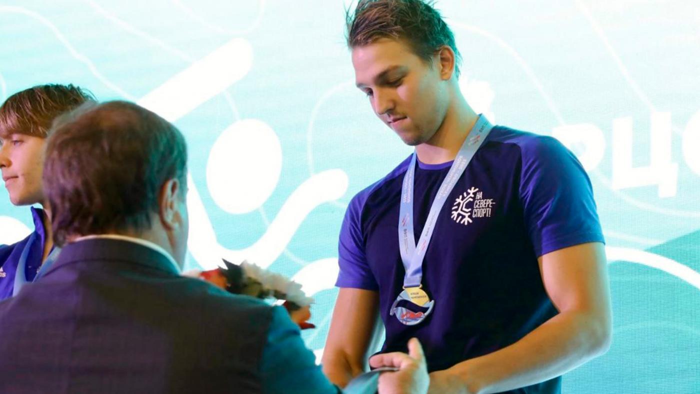 Павел Самусенко из Полярных Зорь завоевал медали Кубка Чемпионов по плаванию