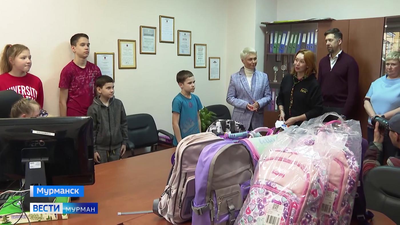 В Мурманской области все больше неравнодушных помогают нуждающимся детям подготовиться к школе