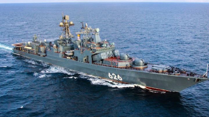 БПК &quot;Вице-адмирал Кулаков&quot; защитил российскую границу от условного нарушителя в Баренцевом море