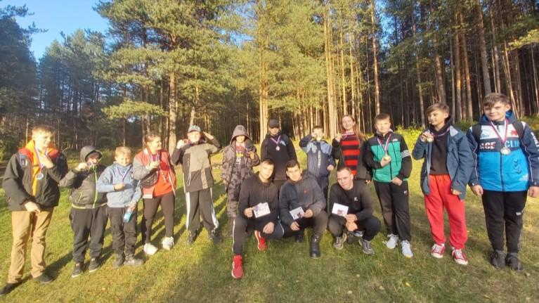 Юнармейцы из Мурманской области отправились в лесной поход для укрепления командного духа