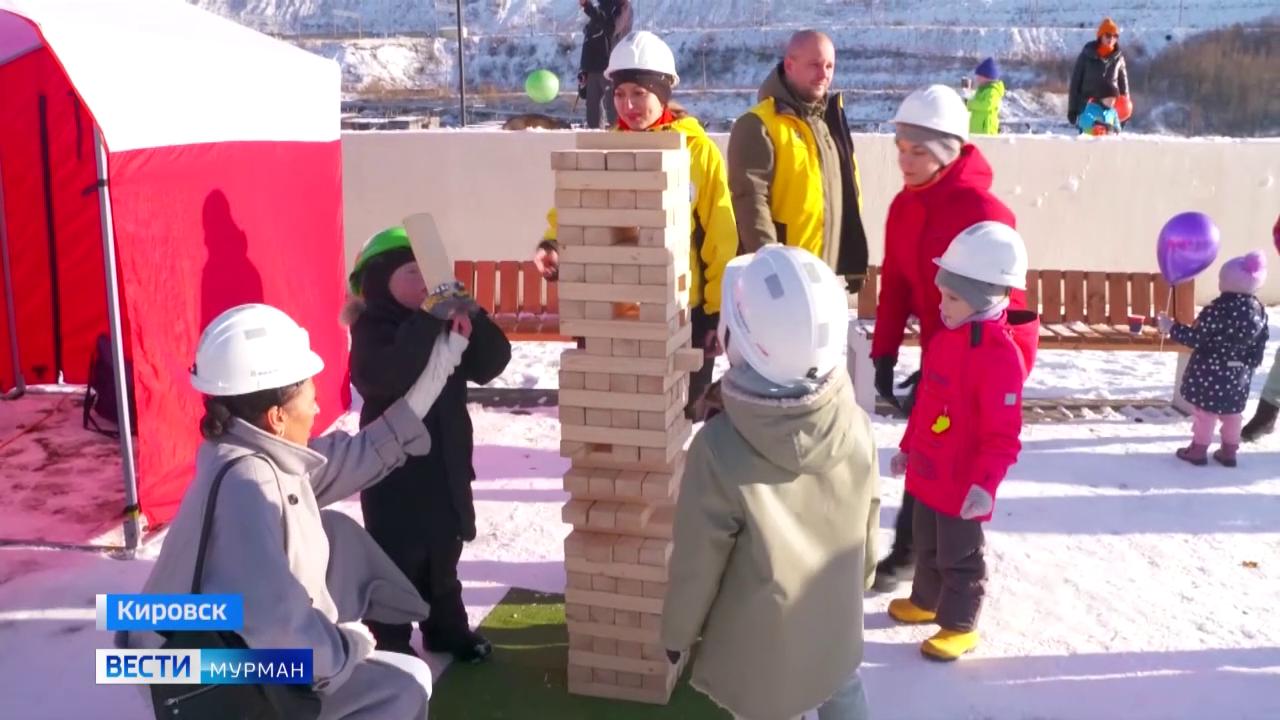 Жители Кировска оценили новый сквер Кукисвумчорр по достоинству