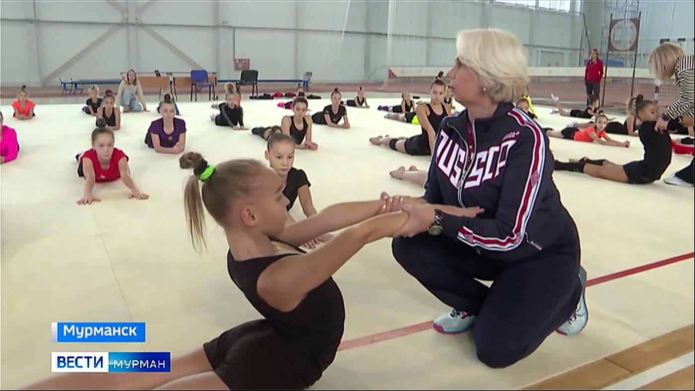 Заслуженный тренер России Вера Шаталина провела тренировки для заполярных гимнасток
