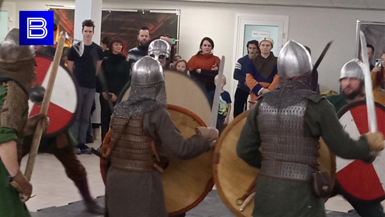 В Мурманске северяне перевоплотились в средневековых рыцарей