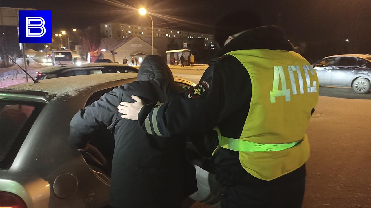 Пьяный водитель протаранил два автомобиля в Мурманске
