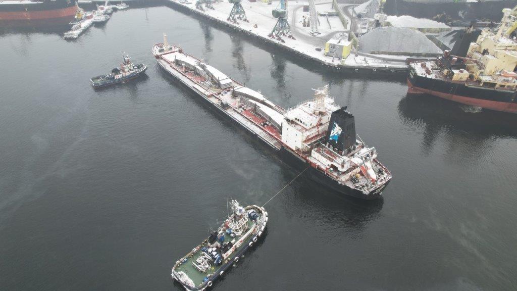 Из Мурманска в порт Сабетта отправили элементы будущих купольных конструкций резервуаров для хранения СПГ