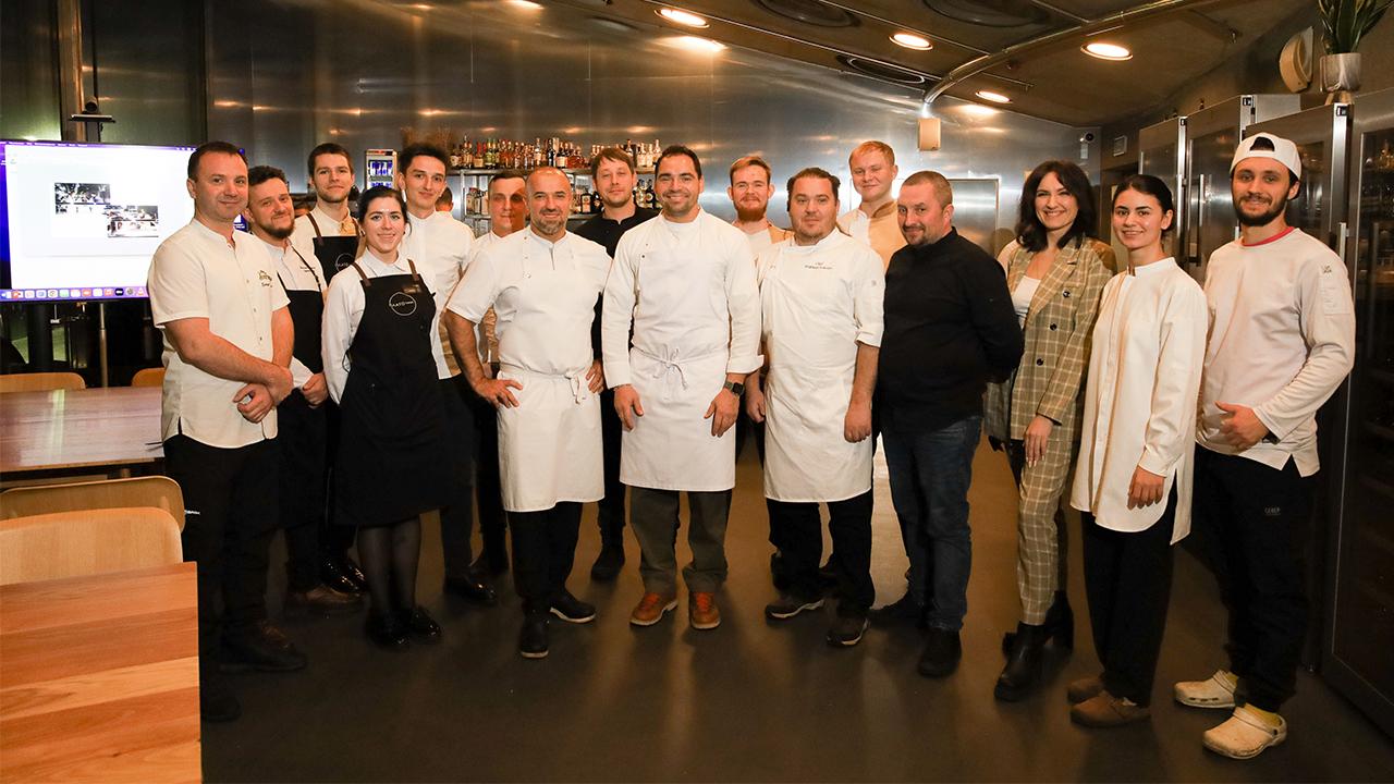 Два шеф-повара из Москвы провели мастер-класс для коллег из ведущих ресторанов Мурманской области