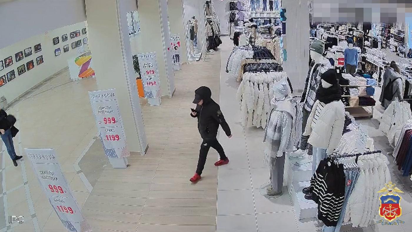 Мурманчанину грозит срок за попытку кражи одежды из магазина
