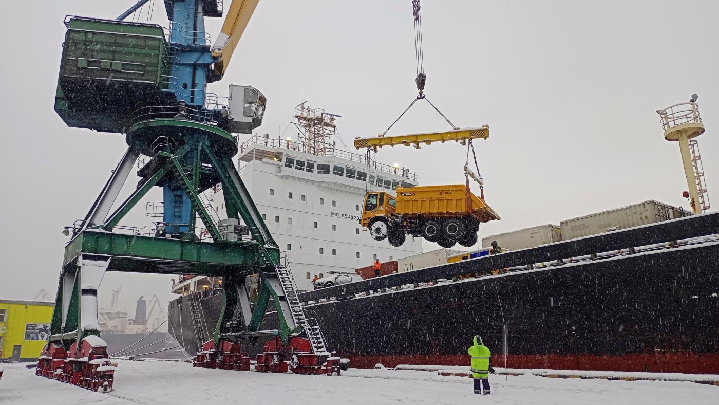 Мурманский торговый порт по итогам 2023 года увеличил перевалку грузов для Севморпути на 23%