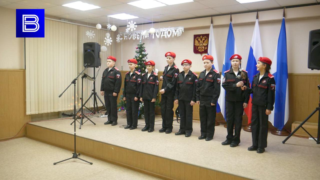 Юнармейцы Североморска-3 поздравили бойцов СВО с наступающим Новым годом