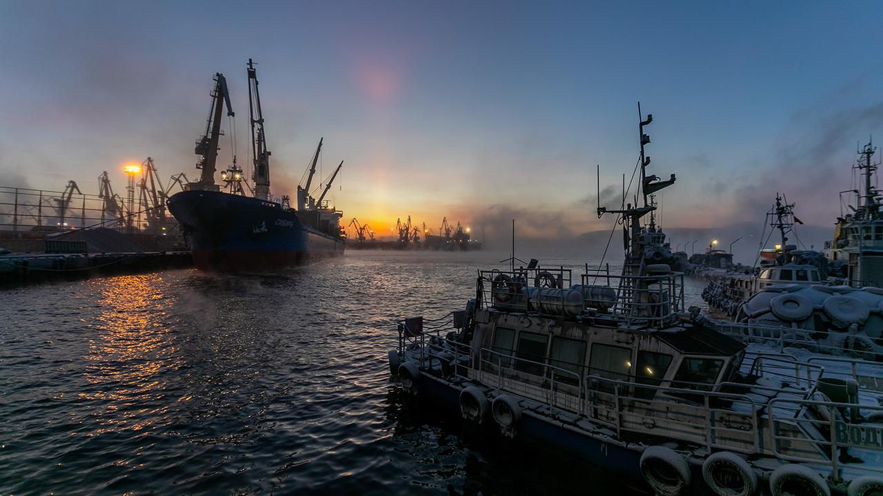 Торговый порт Мурманска перегрузил 1,3 млн тонн грузов в 2023 году по арктической программе