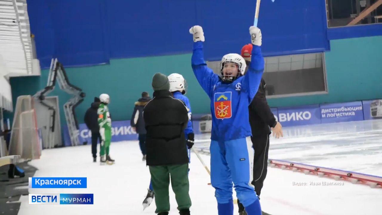 Женская сборная команда Мурманской области заняла 2 место на первенстве России по хоккею