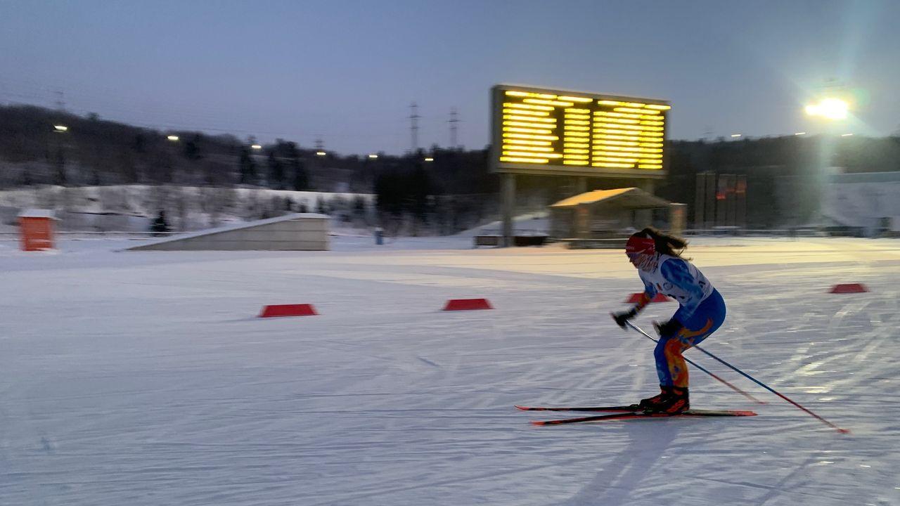 Лыжники Мурманской области соревновались в спринте в Долине Уюта 