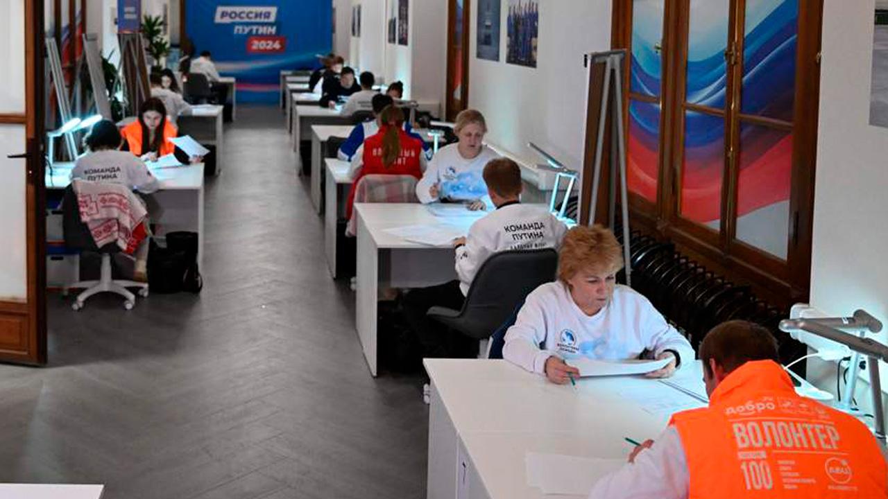 Колл-центр и общественная приемная избирательного штаба Путина начали работу