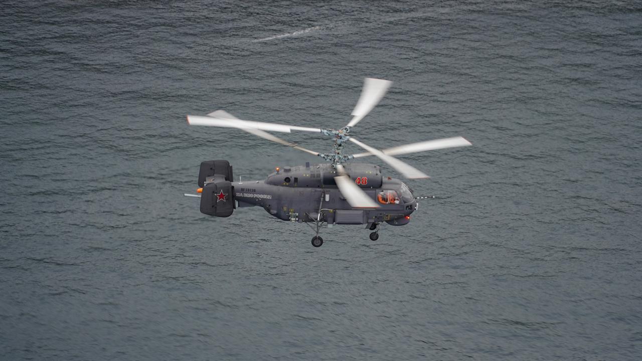Вертолетчики отдельного корабельного противолодочного полка Северного флота провели полеты в ночных условиях
