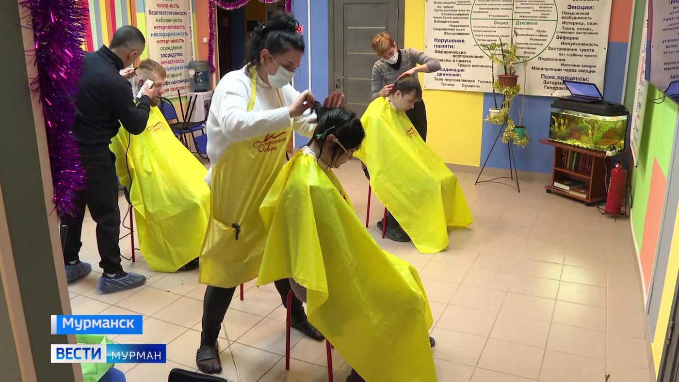 &quot;Теплый Север&quot;: как мурманские волонтеры-парикмахеры смогли изменить свою жизнь