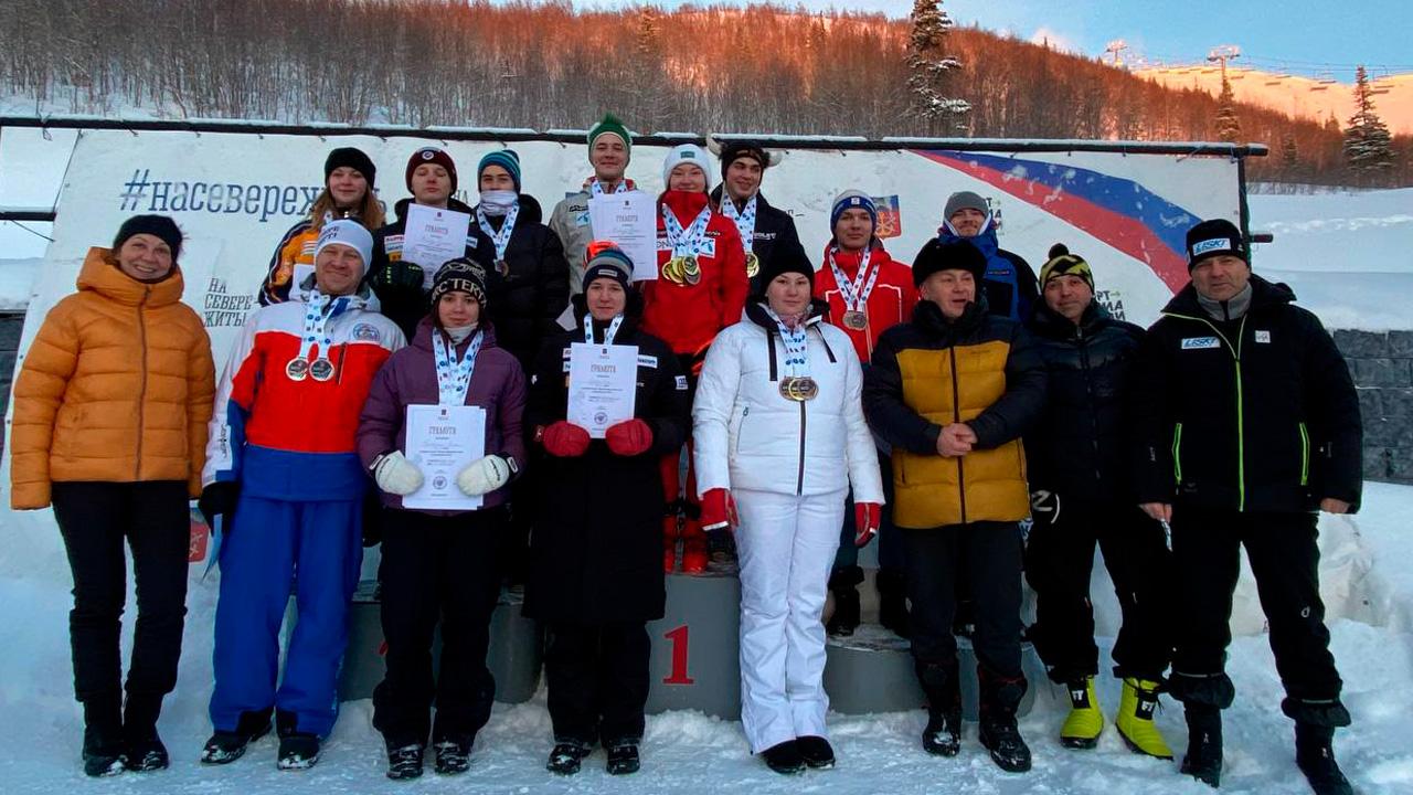 В Кировске состоялись чемпионат и первенство СЗФО по горнолыжному спорту