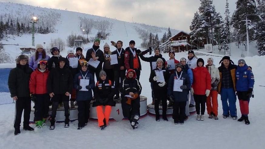 Чемпионат и первенство СЗФО по горнолыжному спорту завершились в Полярных Зорях