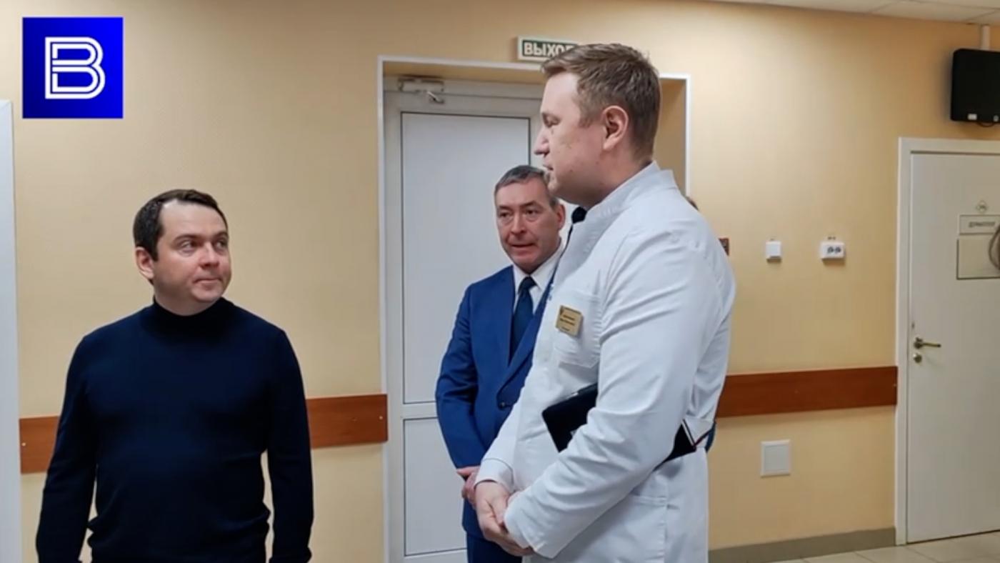 Андрей Чибис посетил 118-ю медсанчасть ФМБА России в Полярных Зорях