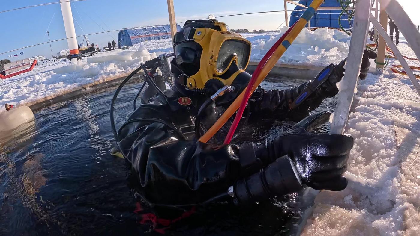 Мурманские спасатели приняли участие в фестивале водолазных профессий &quot;Русский лед-2024&quot;