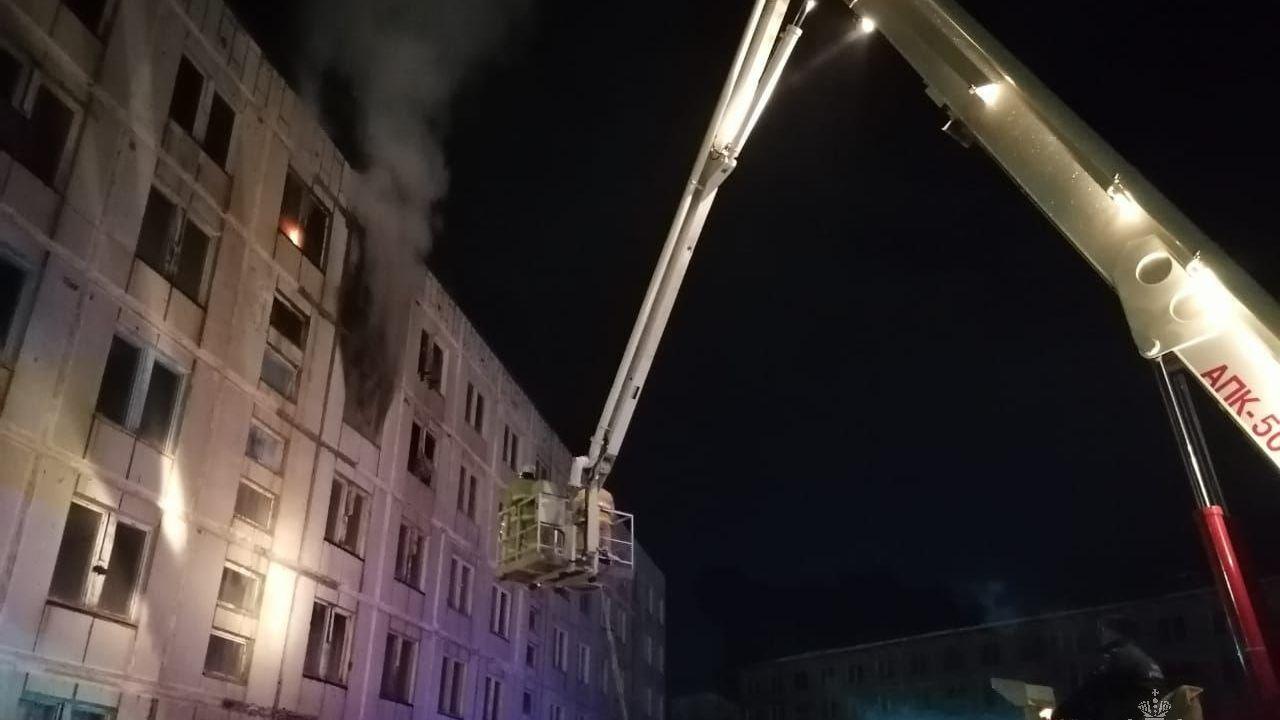 Спасатели ликвидировали пожары в жилых домах Заозерска и Полярного 