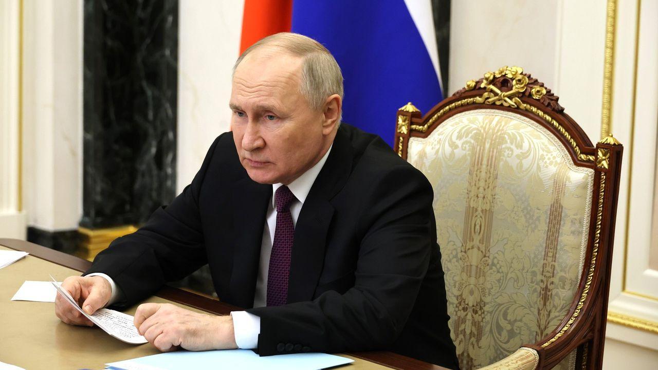 Президент РФ подписал закон о конфискации имущества за фейки о российской армии
