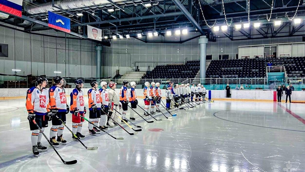 Соревнования по хоккею среди силовых структур и ведомств стартовали в Мурманске