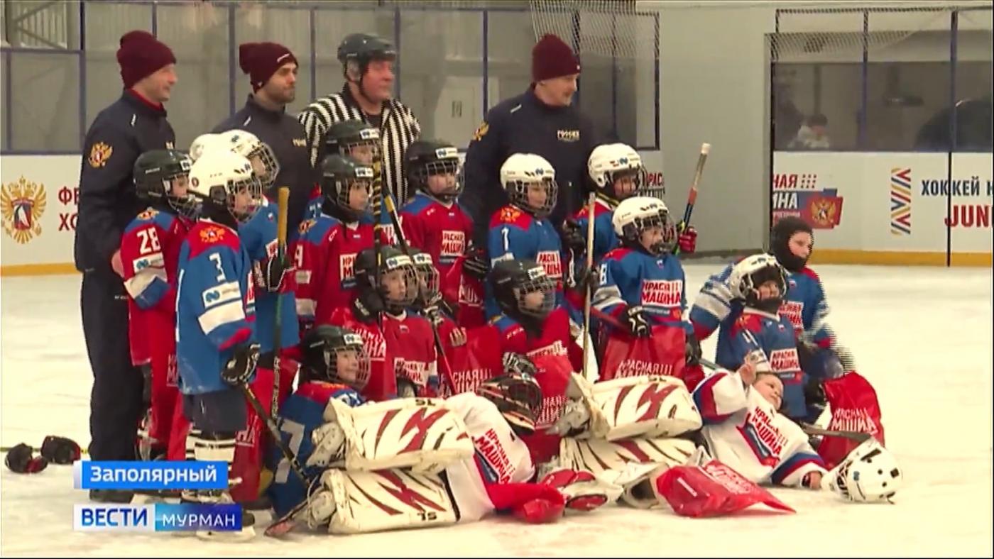 Звезды российского хоккея в Заполярном провели тренировки для юных спортсменов