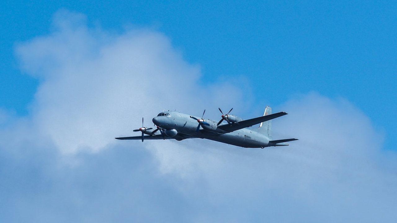 Экипажи самолетов Ил-38 Северного флота отработали противолодочные задачи в акватории Беренцева моря