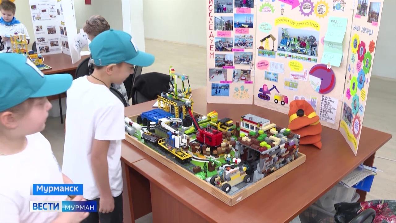 Юные мурманчане попробовали себя в роли инженеров на чемпионате по робототехнике
