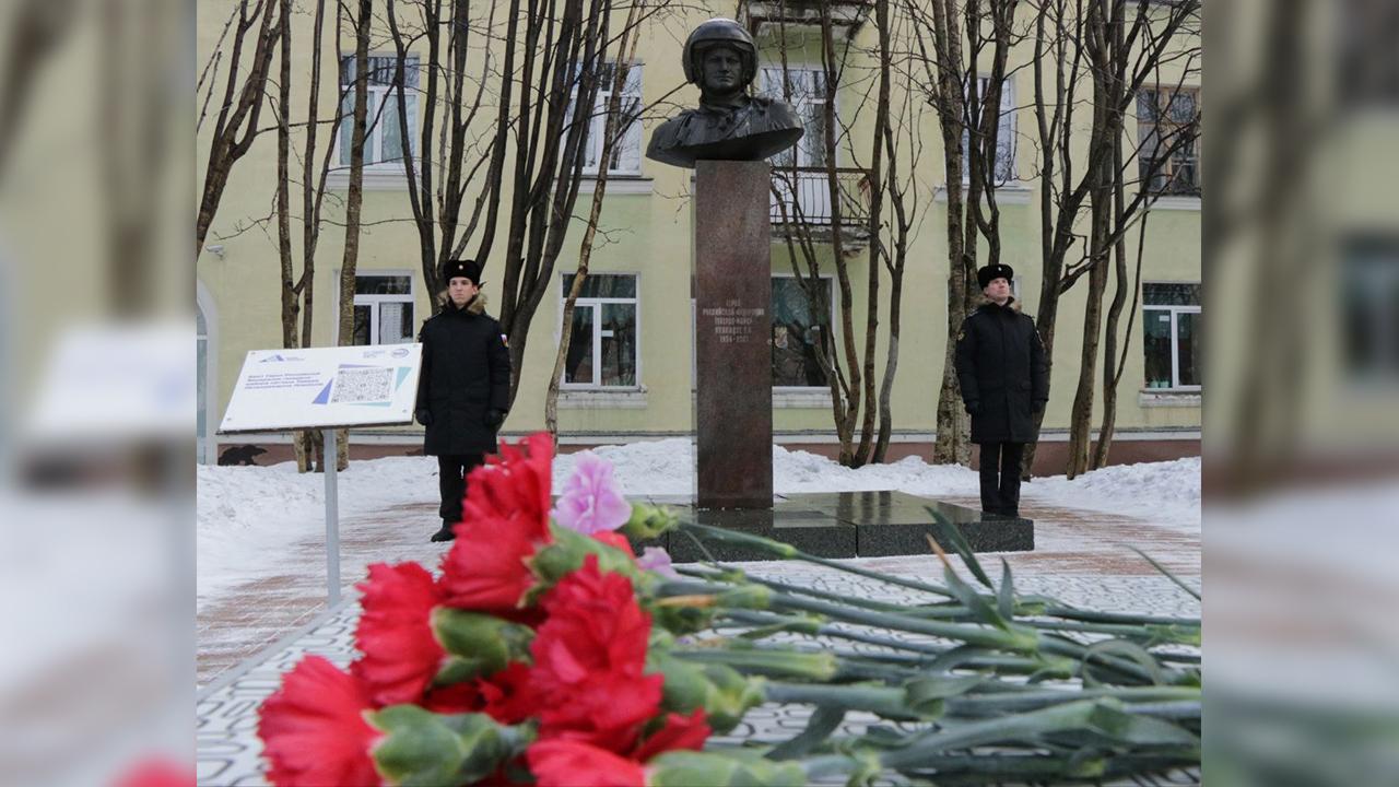 Торжественный митинг, посвященный памяти Героя России Тимура Апакидзе, состоялся в Североморске
