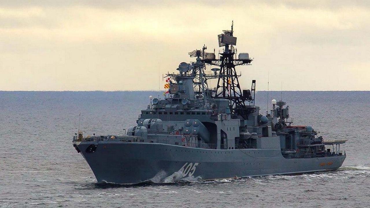 Экипаж большого противолодочного корабля &quot;Адмирал Левченко&quot; провел учения в Баренцевом море