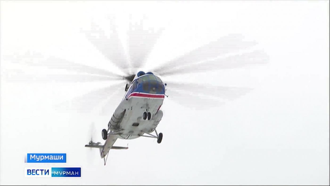 Мурманские спасатели во время учений в Мурмашах отработали эвакуацию на вертолетах и снегоходах