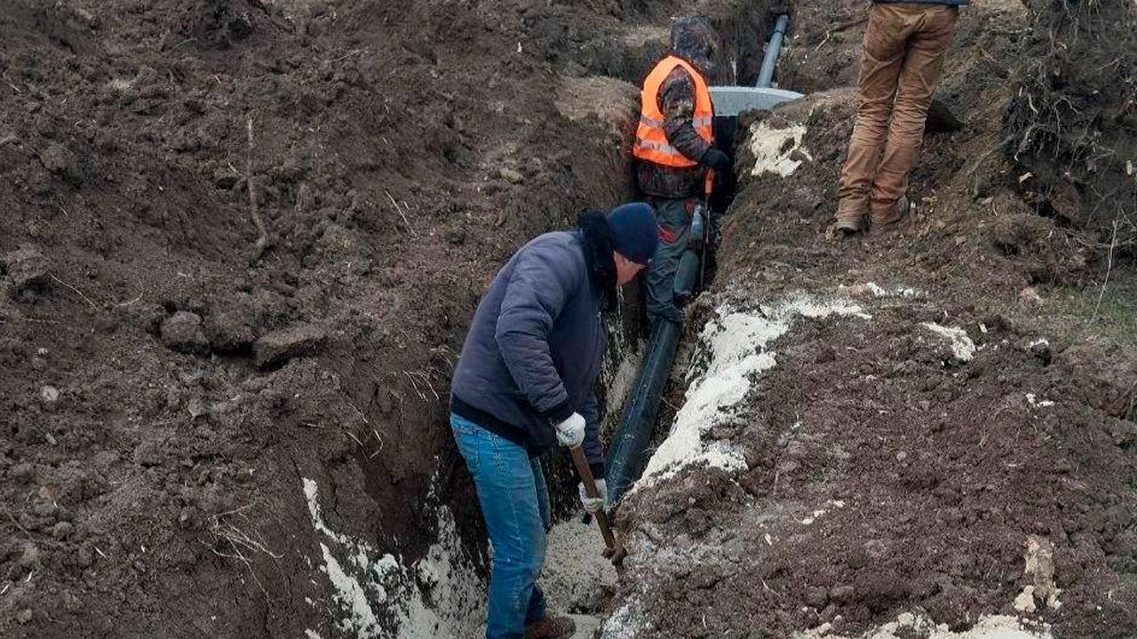 Заполярные коммунальщики завершают укладку нового водовода в Приморске
