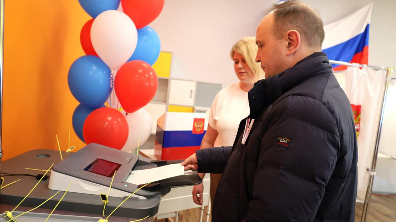 Антон Богомолов проголосовал на выборах президента РФ