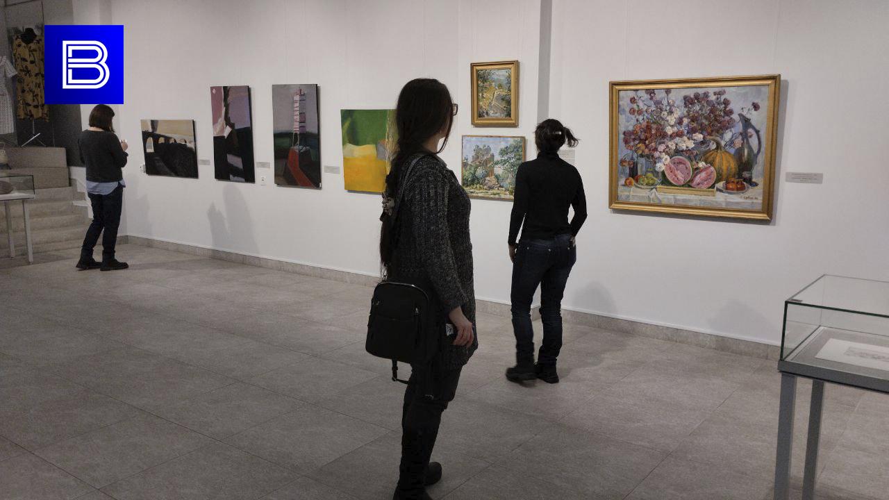 Экспозиция работ именитых художников &quot;Отдых в Крыму&quot; открылась в Мурманске