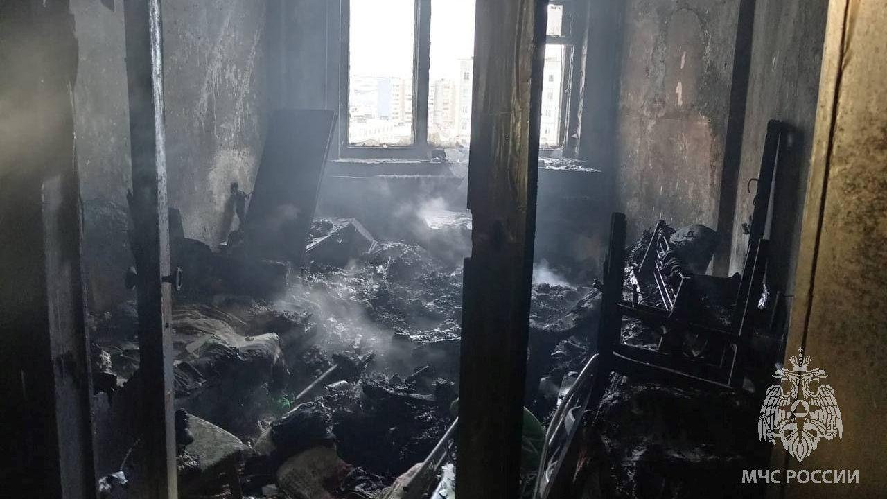 Северянин пострадал при пожаре в жилом доме в Снежногорске. 13 человек спасены  