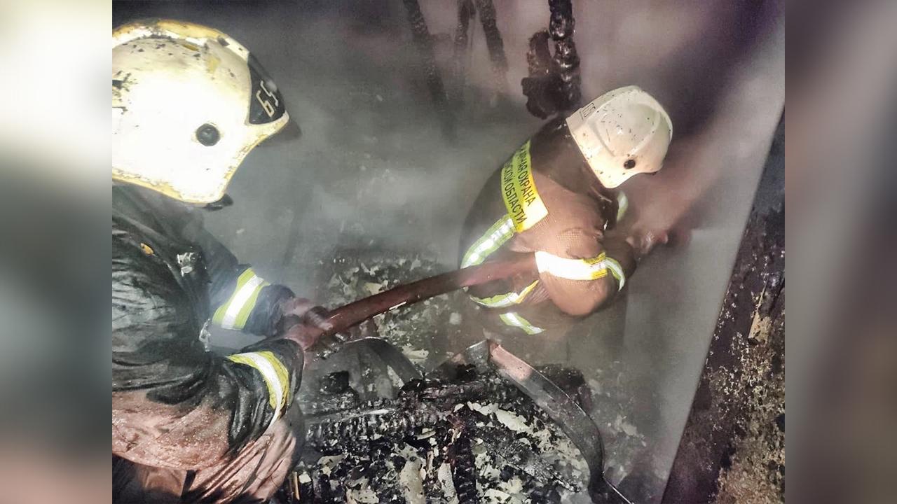 Из-за пожара в подвале дома в Кандалакше эвакуировали 15 человек