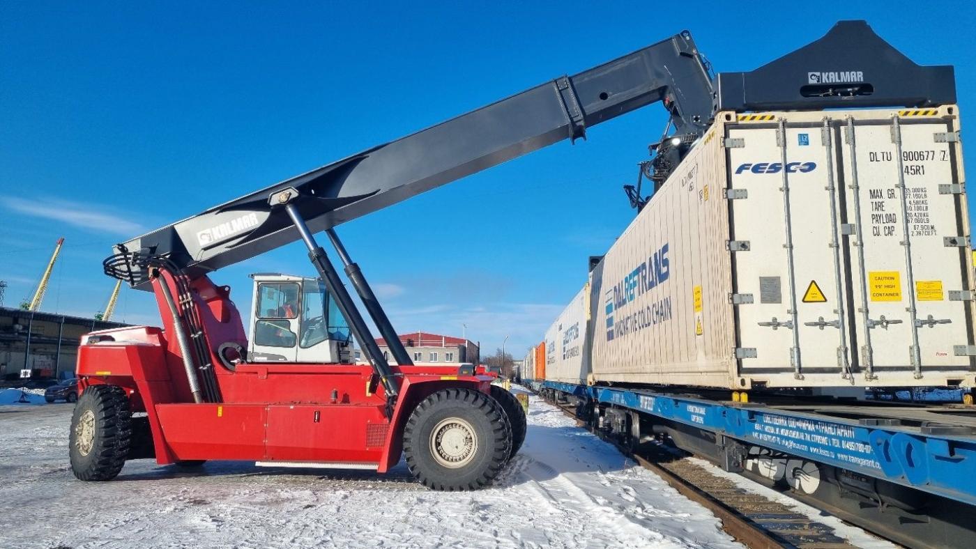 В Пусан из Мурманска по железной дороге отправили 418 тонн краба