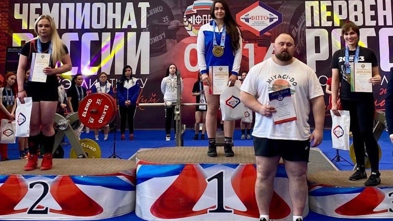 Спортсмены из Мурманской области успешно выступили на Чемпионате и Первенстве России по пауэрлифтингу
