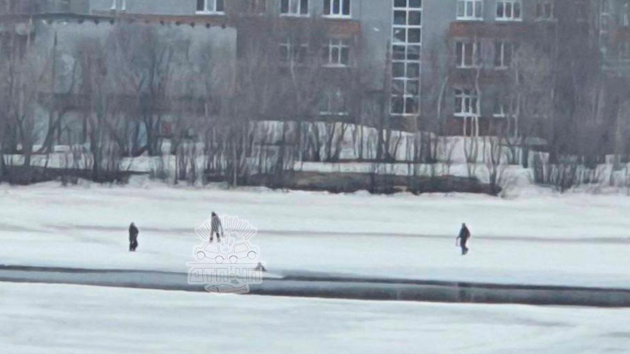 В Мончегорске под лед на озере Имандра провалился ребенок