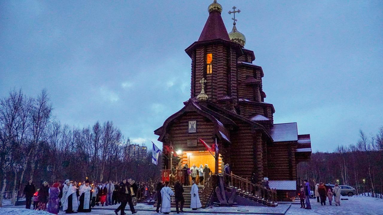 Православные воины-североморцы приняли участие в праздничных службах в честь Воскресения Христова